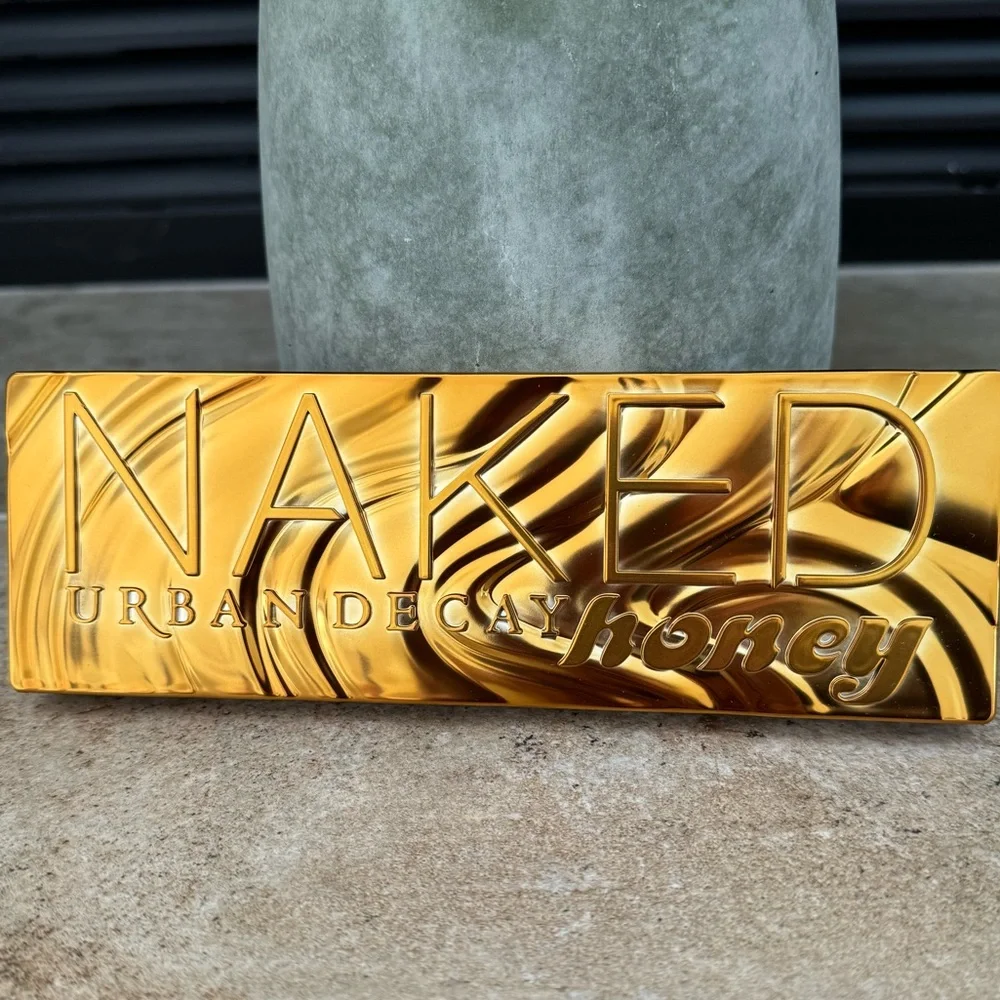 NWT Urban Decay Naked Honey Eyeshadow Palette - Picture 3 of 4